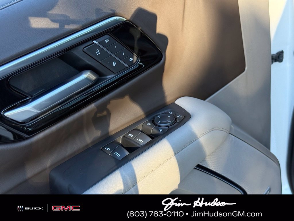 Used 2025 Chevrolet Suburban Z71 w/ Z71 Off-Road Package AWD/4WD image 20