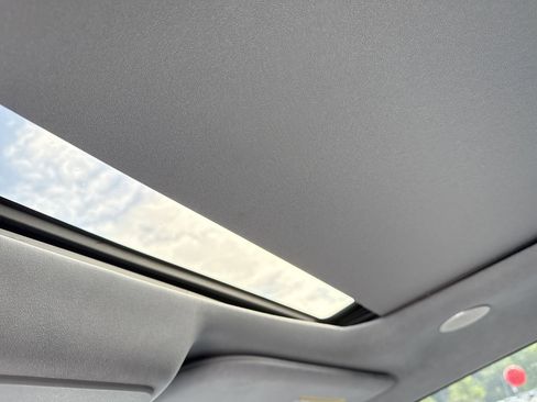 Used 2022 Ford F150 Limited image 18