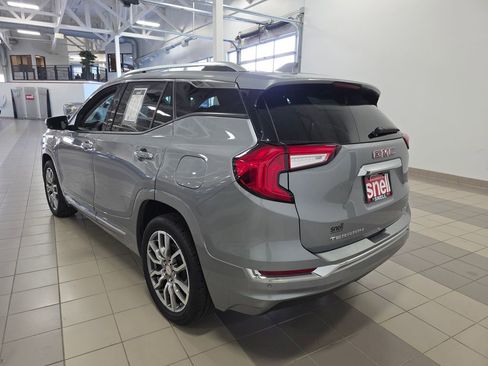 Used 2024 GMC Terrain Denali w/ Denali Premium Package AWD/4WD image 3