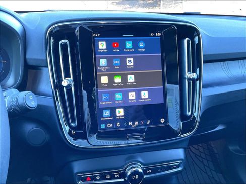 Used 2023 Volvo XC40 Recharge Ultimate image 36