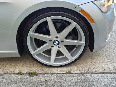 Used 2009 BMW 335i Convertible RWD image 32