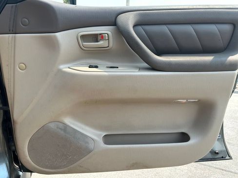 Used 2000 Toyota Land Cruiser AWD/4WD image 28