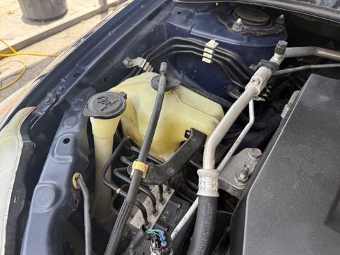 Used 2013 Toyota Corolla L FWD image 37