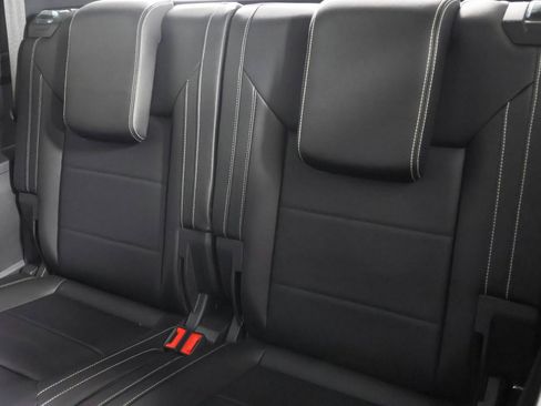 Used 2023 Volkswagen Atlas SE w/ Panoramic Sunroof Package image 38