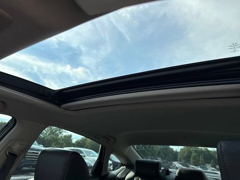 Used 2020 Honda Accord Touring image 19