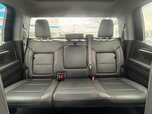 Certified 2025 GMC Sierra 1500 SLT AWD/4WD image 32