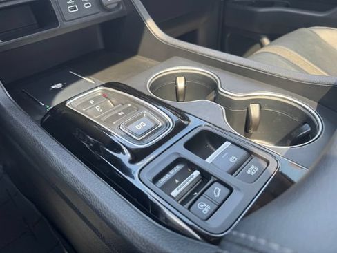 Used 2023 Honda Pilot Touring image 19