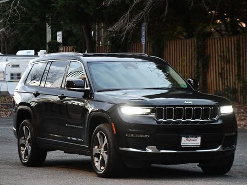 Used 2023 Jeep Grand Cherokee L Limited image 7