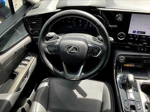 Used 2023 Lexus NX 250 Premium image 5