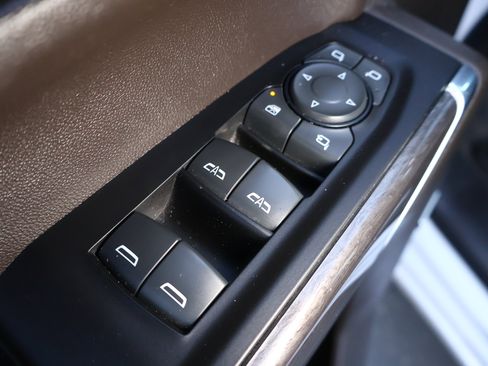 Used 2022 Chevrolet Silverado 1500 LTZ w/ Safety Package II image 8