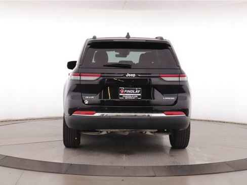 Used 2025 Jeep Grand Cherokee Laredo w/ Trailer Tow Package AWD/4WD image 11