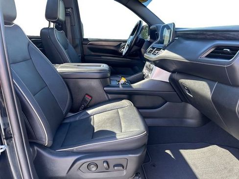 Used 2023 GMC Yukon SLT w/ Max Trailering Package AWD/4WD image 17