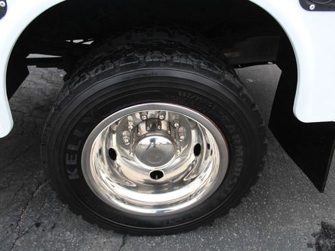 Used 2015 Ford F550 4x4 Regular Cab Super Duty image 27