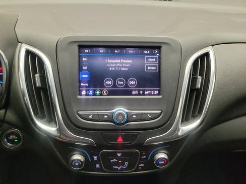 Used 2020 Chevrolet Equinox LT image 25