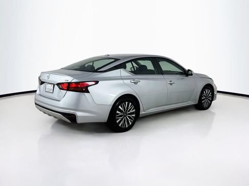 Used 2023 Nissan Altima 2.5 SV FWD image 7