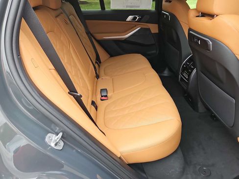Used 2026 BMW X5 xDrive40i w/ M Sport Package AWD/4WD image 21