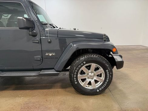 Used 2016 Jeep Wrangler Sahara w/ Dual Top Group image 29