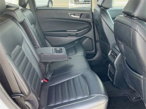 Used 2024 Ford Edge SEL image 17