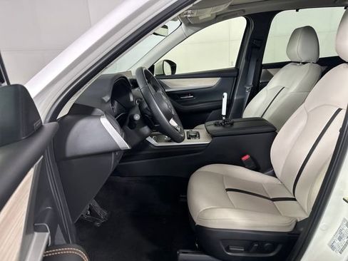 Used 2024 MAZDA CX-90 3.3 Turbo w/ Premium Package image 11