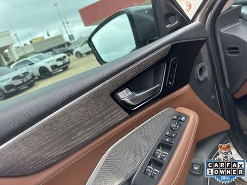 Used 2023 Acura MDX SH-AWD w/ Advance Package image 11