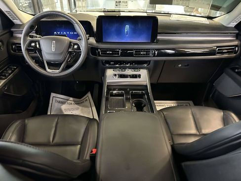 Used 2025 Lincoln Aviator 2WD w/ Jet Appearance Package image 17