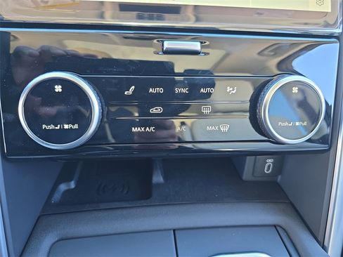 New 2026 Land Rover Discovery Limited Edition image 26