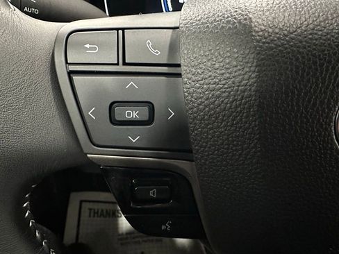 Used 2025 Toyota Camry SE image 19