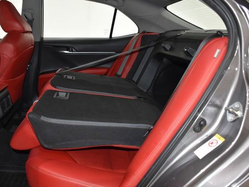 Used 2019 Toyota Camry XSE image 29