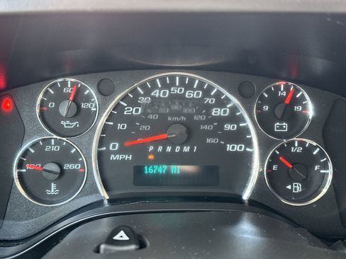 Used 2024 GMC Savana 2500 w/ Driver Convenience Package image 15