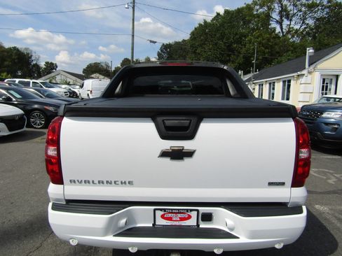 Used 2011 Chevrolet Avalanche LT w/ Luxury Package image 6