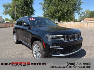 Used 2023 Jeep Grand Cherokee Summit w/ Adv Protech Group IV AWD/4WD video 1