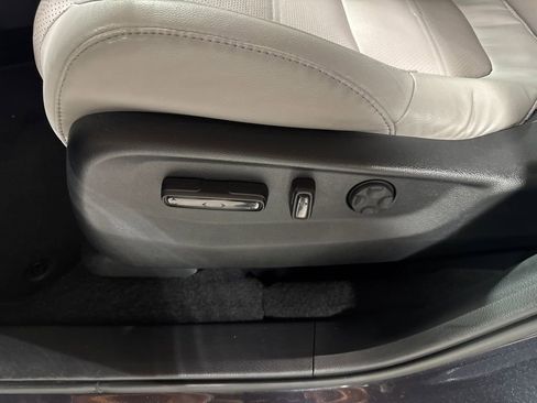 Used 2017 Honda CR-V Touring image 15