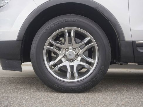 Used 2013 Ford Explorer XLT image 31