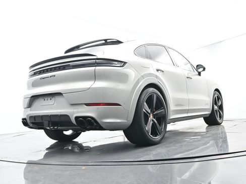 Certified 2026 Porsche Cayenne GTS AWD/4WD image 53
