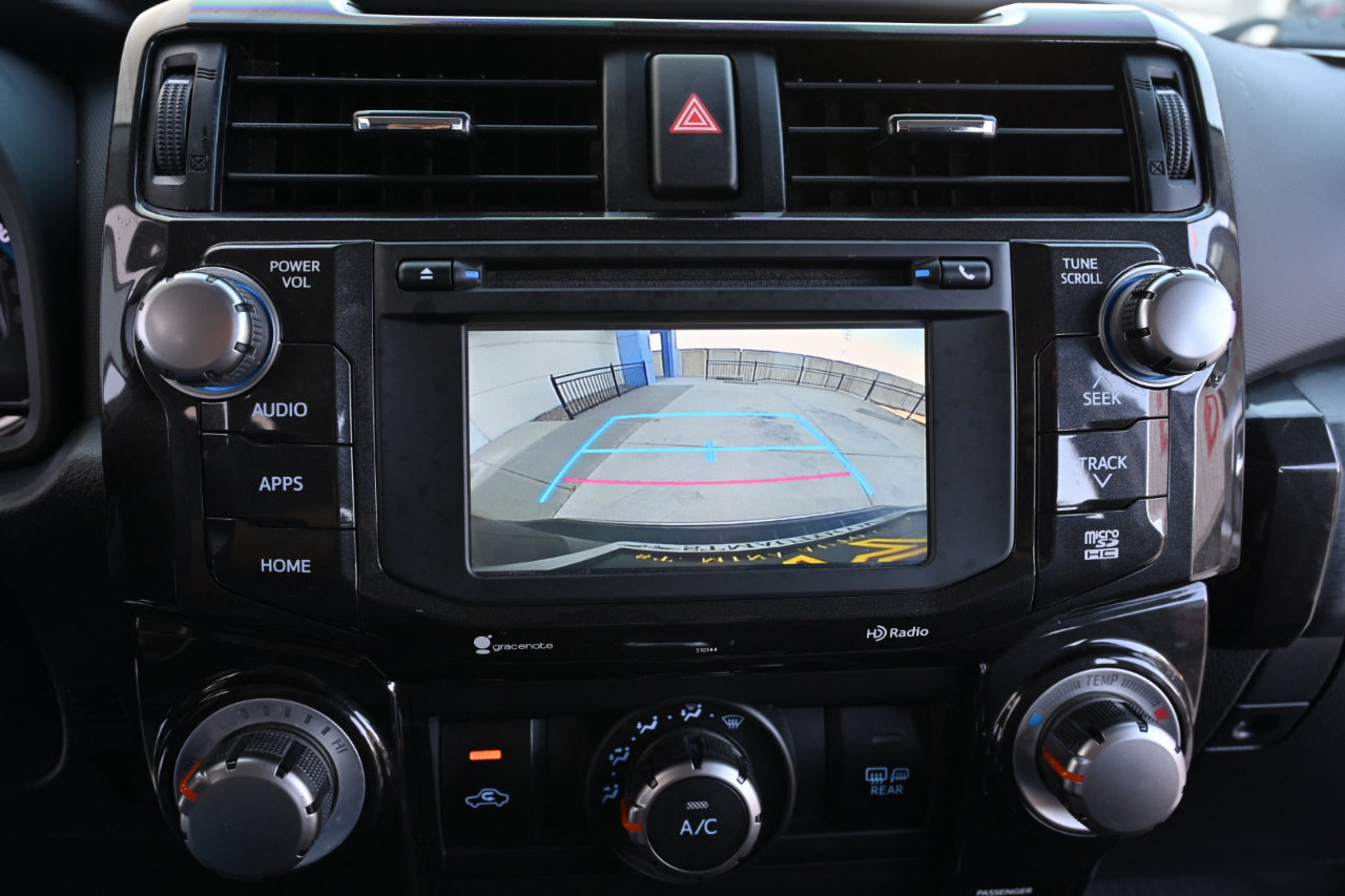 Used 2018 Toyota 4Runner TRD Off-Road Premium AWD/4WD image 26