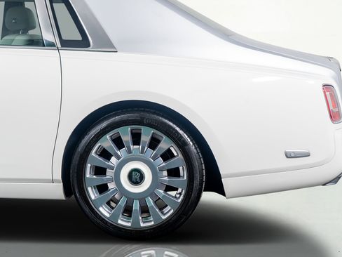 Used 2019 Rolls-Royce Phantom Sedan image 16