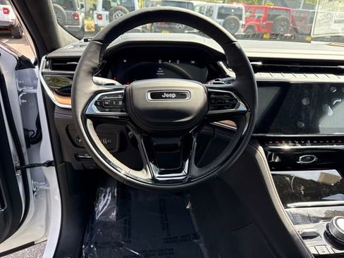 New 2026 Jeep Grand Cherokee Summit AWD/4WD image 17