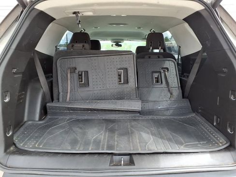 Used 2018 Chevrolet Traverse LT w/ LPO, Floor Liner Package AWD/4WD image 15