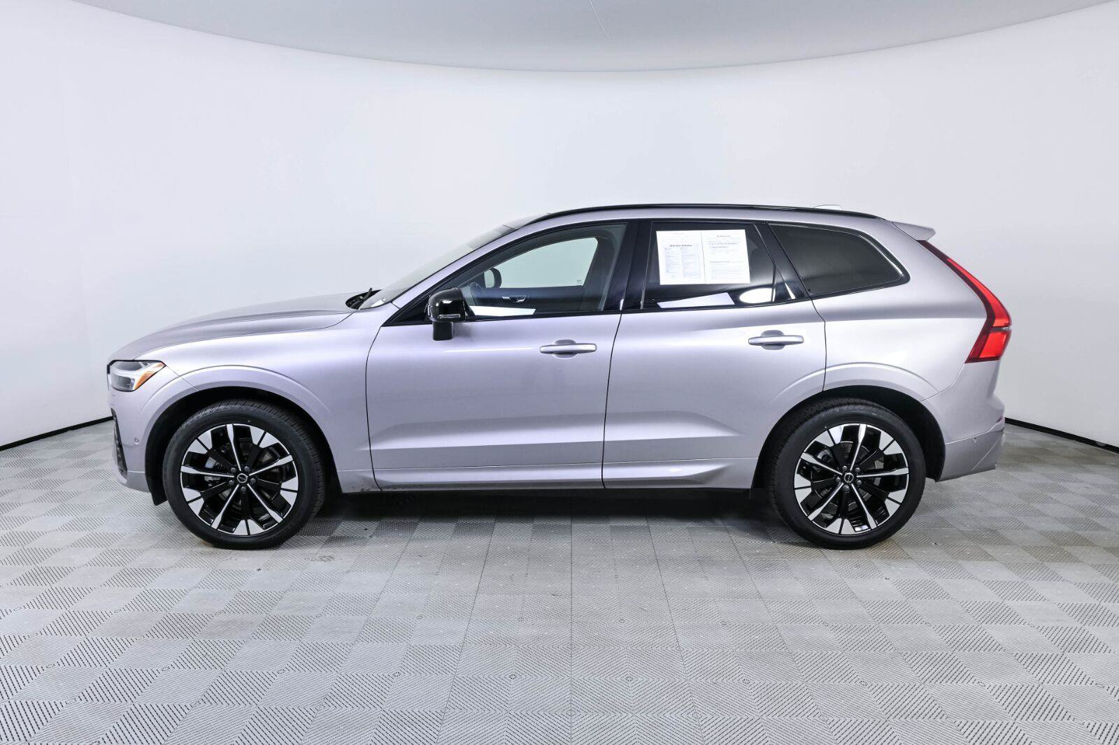 Certified 2026 Volvo XC60 B5 Plus AWD/4WD image 2