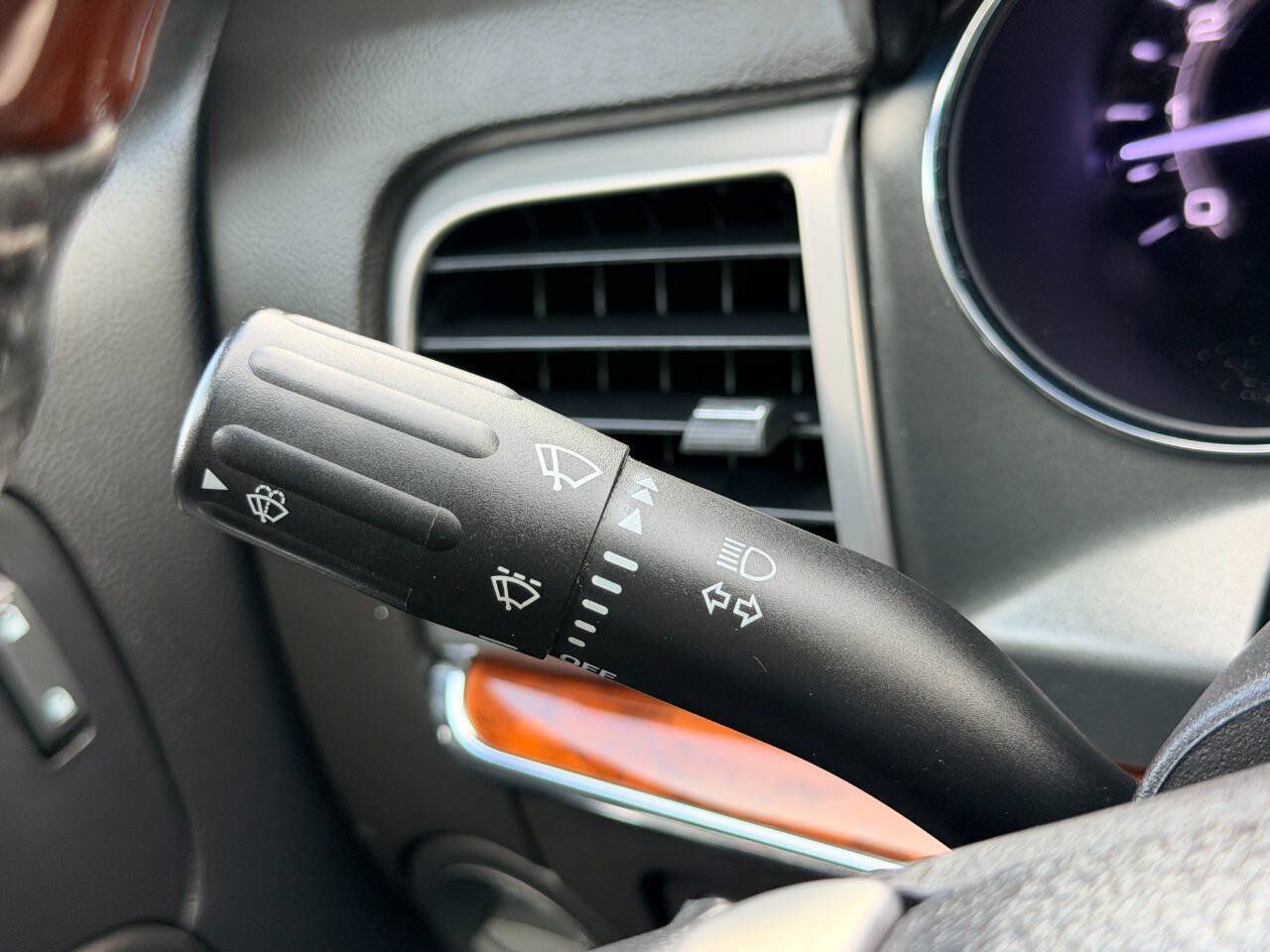 Used 2012 Lincoln MKZ FWD image 32