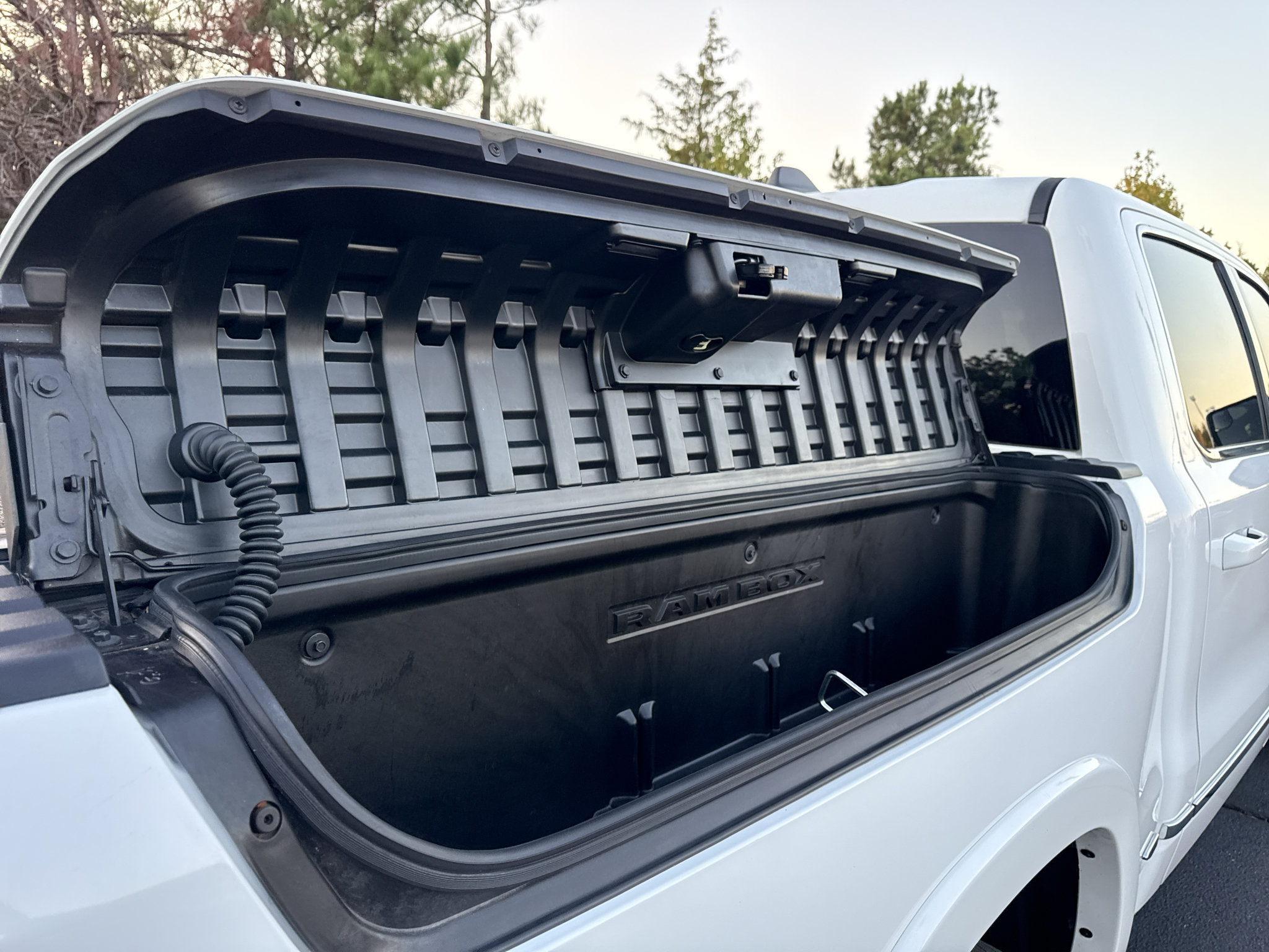 Used 2025 RAM 1500 Limited AWD/4WD image 25