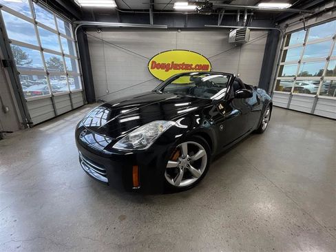 Used 2006 Nissan 350Z Grand Touring RWD image 25