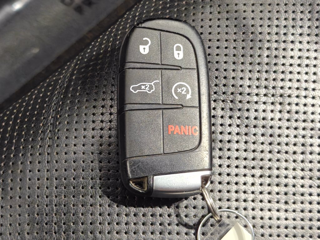 Used 2022 Dodge Durango R/T w/ Blacktop Package AWD/4WD image 16