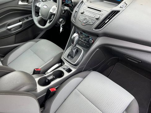 Used 2018 Ford C-MAX SE image 16