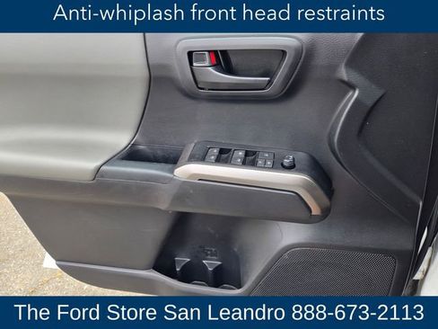 Used 2022 Toyota Tacoma SR5 AWD/4WD image 25