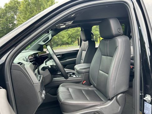 Used 2025 Chevrolet Suburban RST w/ Comfort Package RWD image 39