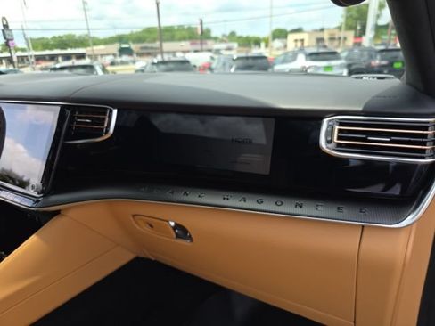Used 2025 Jeep Grand Wagoneer Series III w/ Rear Seat Video Group 1 AWD/4WD image 41