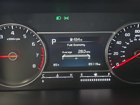 Used 2022 Kia Sorento LX FWD image 5