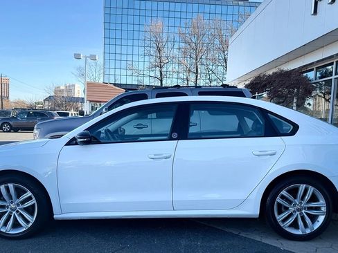 Used 2019 Volkswagen Passat 2.0T Wolfsburg w/ Wheels & Sunroof Package image 4