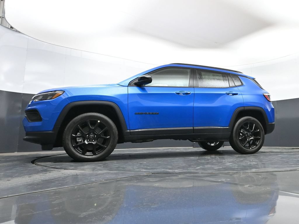 Used 2026 Jeep Compass Latitude AWD/4WD image 49